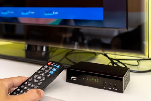 Decoder tv dvb t2 Milano: decoder e telecomando