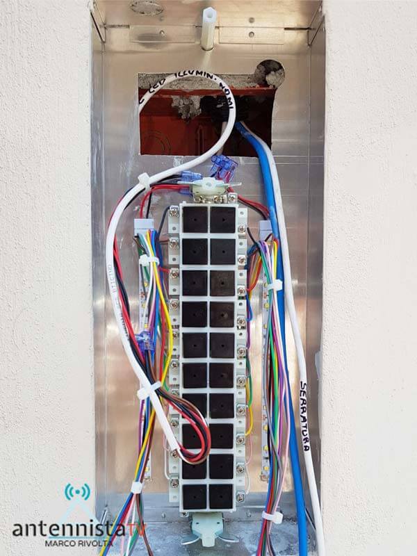 Impianto Videocitofonico Installato In Una Residenza Storica 01