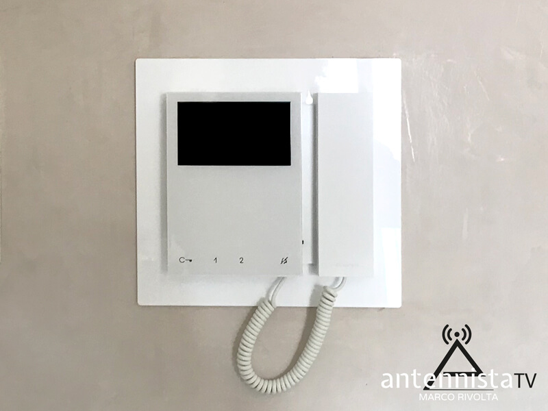 Impianto Videocitofonico Milano Installato Comelit Ultra 02