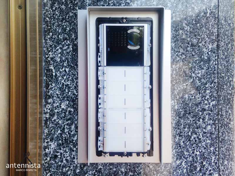 Installazione Impianto Videocitofonico Sostituzione Targhette Caselle Postali Condominio Milano 05