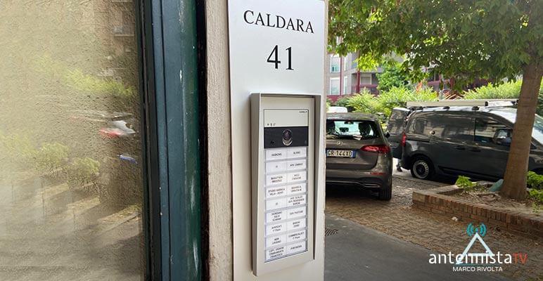 Nuovo Impianto Videocitofonico a Milano in uno Stabile Misto